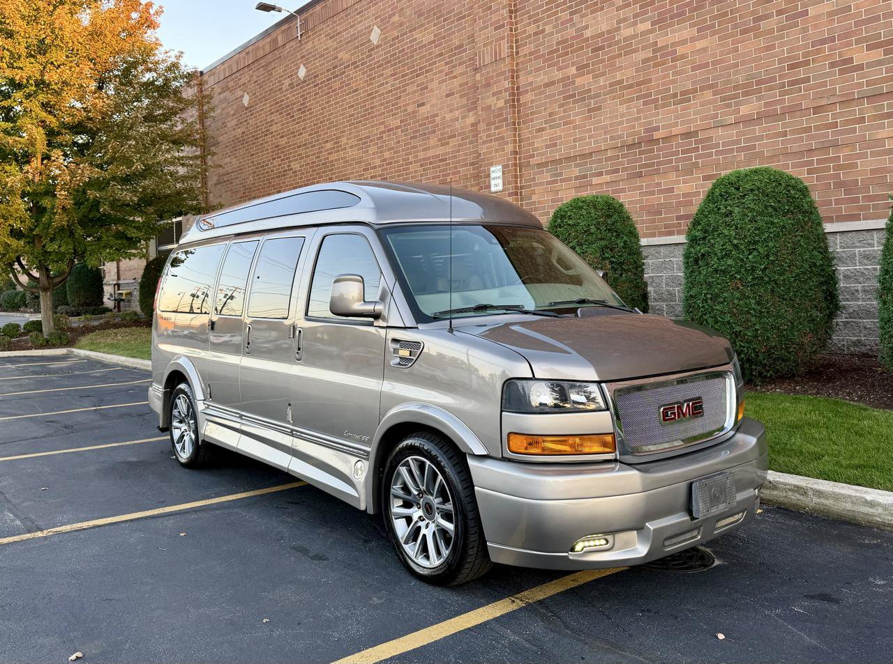Used 2019 GMC Savana 2500 w/ Enhanced Convenience Package RWD image 11