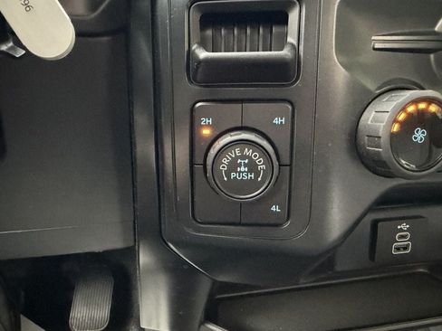 Used 2025 Ford F150 XL w/ Equipment Group 103A High AWD/4WD image 19