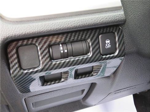 Used 2016 Subaru Crosstrek 2.0i Premium image 10