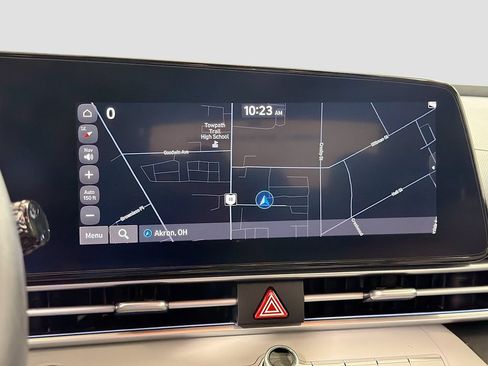 Used 2023 Hyundai Elantra Limited w/ Preferred Accessory Package FWD image 15