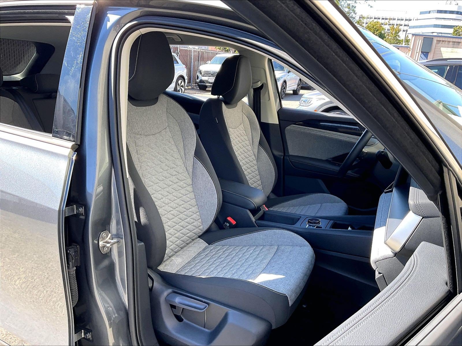 Certified 2025 Volkswagen Tiguan S AWD/4WD image 6