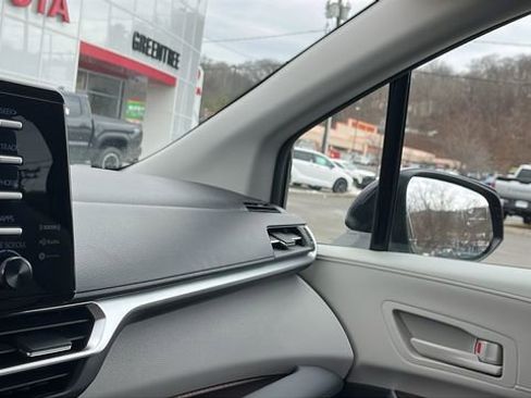 Certified 2024 Toyota Sienna LE image 18