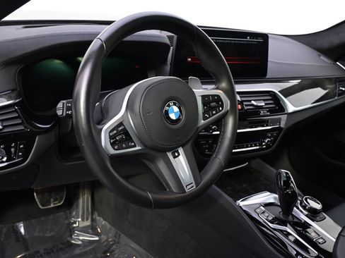 Used 2022 BMW M550i xDrive w/ Dynamic Handling Package AWD/4WD image 7
