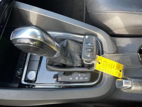 Used 2017 Volkswagen Jetta SEL FWD image 28