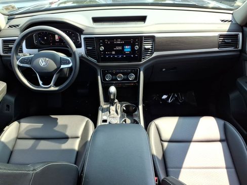 Certified 2023 Volkswagen Atlas SE w/ Black Wheel Package AWD/4WD image 10