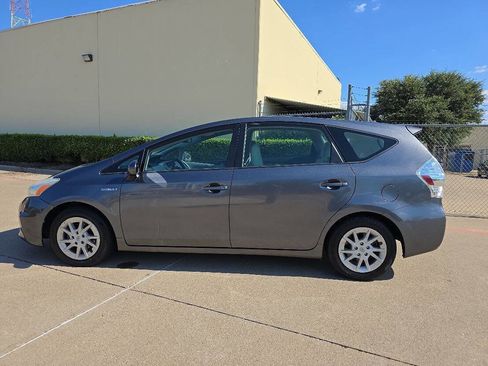 Used 2012 Toyota Prius V Three image 12