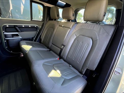 Used 2020 Land Rover Defender 110 S image 25