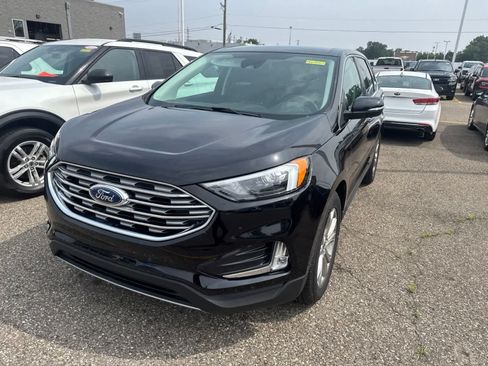Used 2024 Ford Edge Titanium AWD/4WD image 3