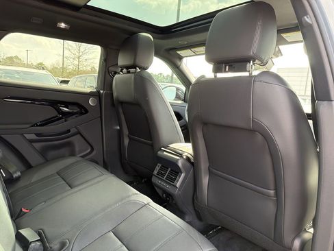 Used 2025 Land Rover Range Rover Evoque Dynamic SE image 15