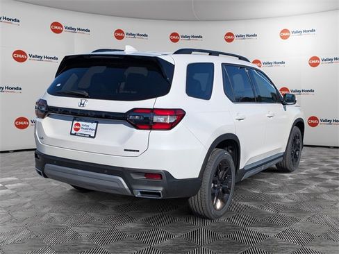 New 2025 Honda Pilot Touring image 5