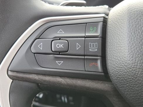 Used 2023 Jeep Grand Cherokee L Limited image 13