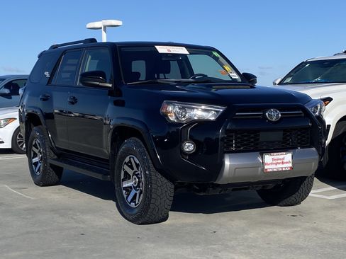 Certified 2024 Toyota 4Runner TRD Off-Road image 2