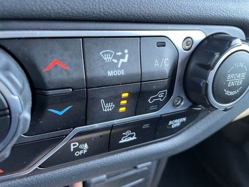 Used 2024 Jeep Wrangler Unlimited Rubicon 4xe image 28