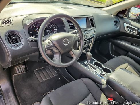 Used 2020 Nissan Pathfinder S AWD/4WD image 8