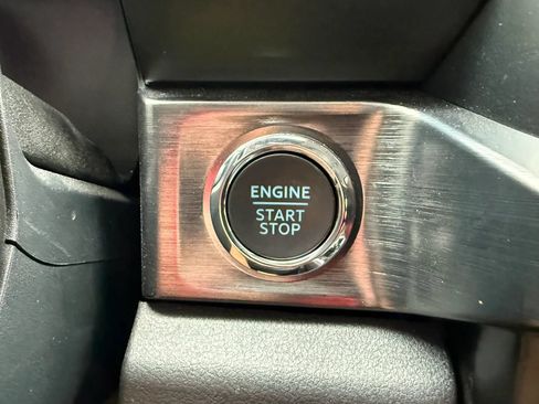 Used 2025 Ford F250 Lariat w/ Lariat Ultimate Package AWD/4WD image 38