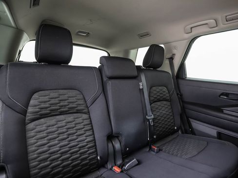 Used 2023 Nissan Pathfinder S AWD/4WD image 28