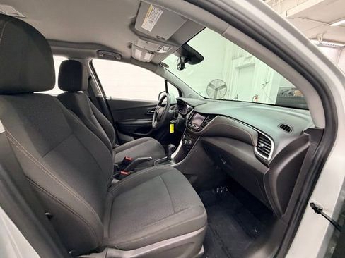 Used 2022 Chevrolet Trax LS w/ Tint and Cruise Package image 29