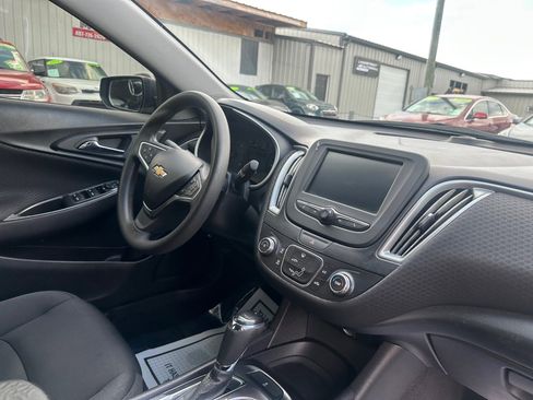 Used 2017 Chevrolet Malibu LS image 8