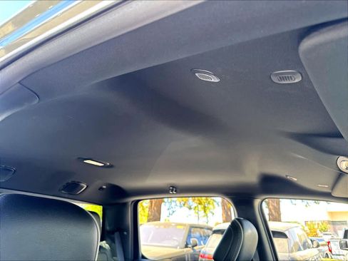 Used 2022 RAM 1500 Limited AWD/4WD image 18