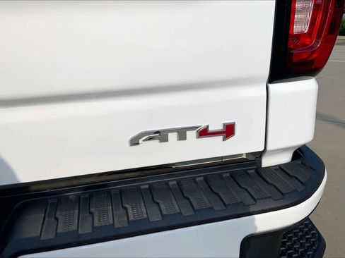 Used 2024 GMC Sierra 1500 AT4 w/ AT4 Premium Package AWD/4WD image 10
