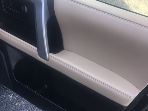 Used 2013 Toyota 4Runner Limited image 13