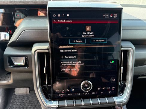 Used 2025 GMC Yukon Denali AWD/4WD image 25
