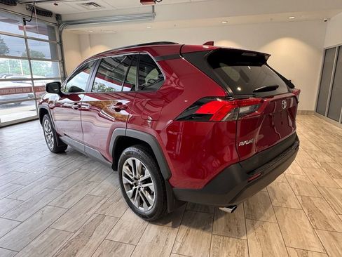 Used 2022 Toyota RAV4 XLE Premium AWD/4WD image 3