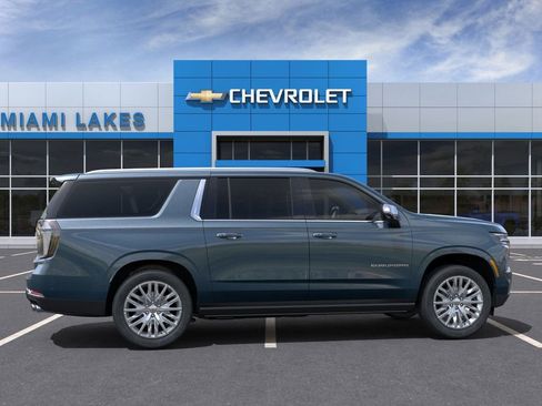 New 2025 Chevrolet Suburban Premier image 5