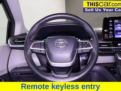 Used 2023 Toyota Sienna XLE FWD image 18