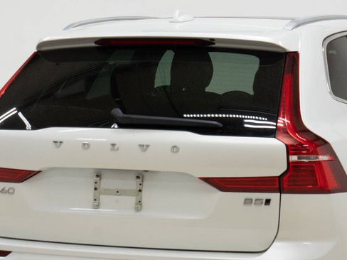 Used 2023 Volvo XC60 B5 Plus AWD/4WD image 12