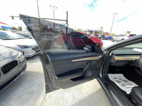 Used 2023 Tesla Model 3 Standard Range RWD image 9