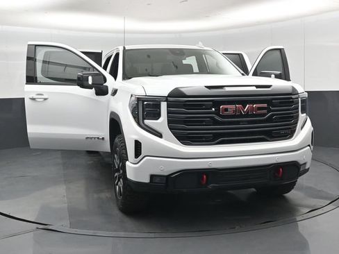 Used 2025 GMC Sierra 1500 AT4 w/ AT4 Premium Package AWD/4WD image 59
