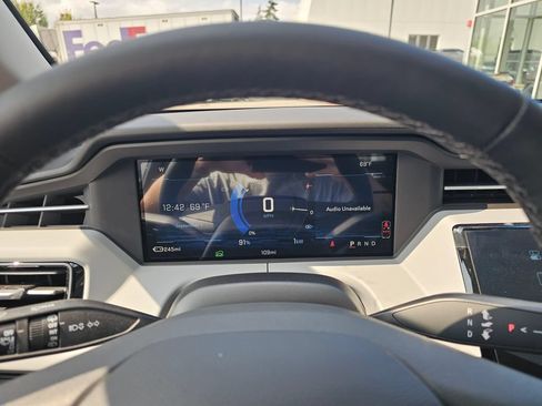 New 2027 Chevrolet Bolt LT w/ Comfort Package FWD image 27