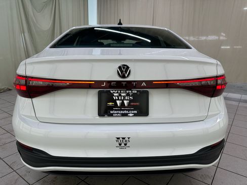 Used 2025 Volkswagen Jetta Sport FWD image 6