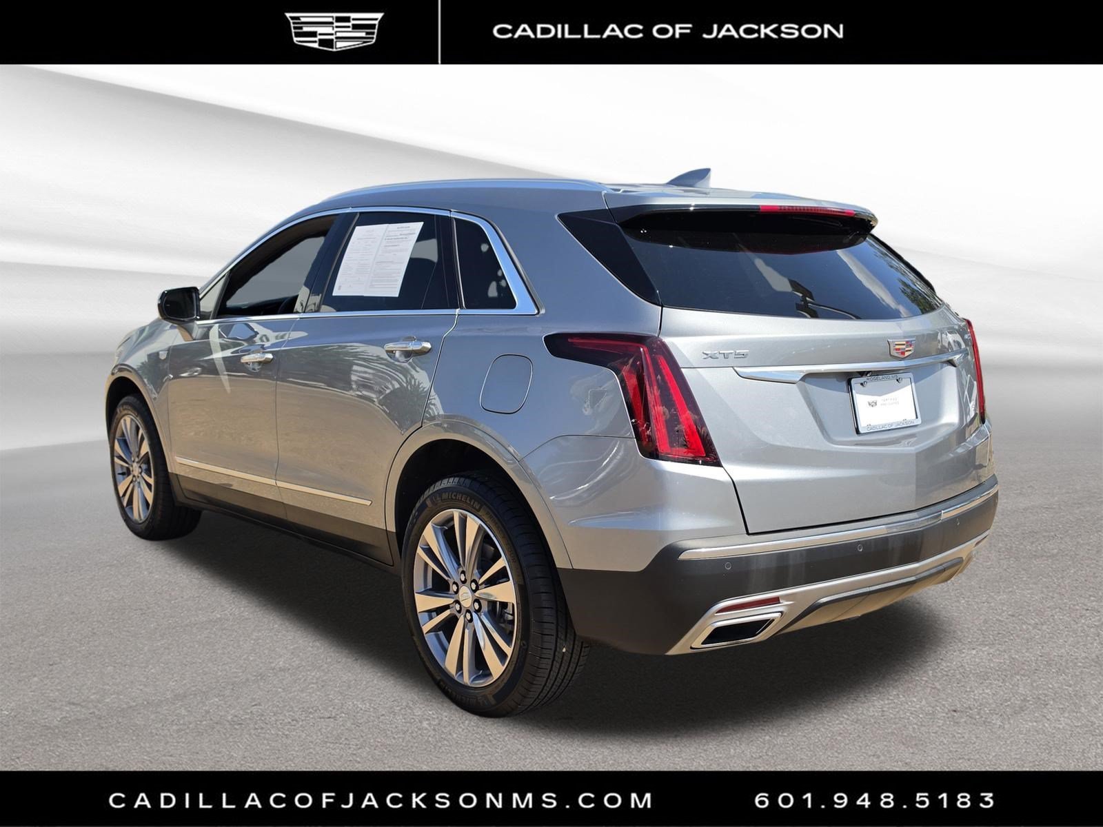 Certified 2025 Cadillac XT5 Premium Luxury FWD image 3