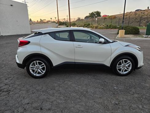 Used 2021 Toyota C-HR LE image 19