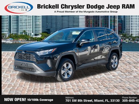 Used 2022 Toyota RAV4 XLE AWD/4WD image 1