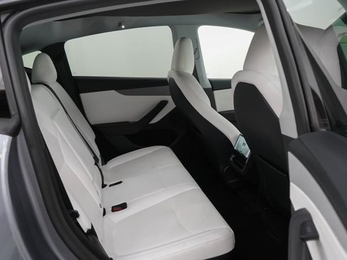 Used 2026 Tesla Model Y AWD image 12