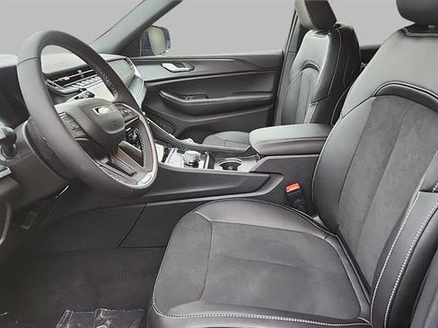 New 2025 Jeep Grand Cherokee L Altitude image 17