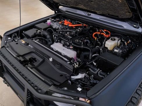 Used 2025 Toyota Land Cruiser image 68