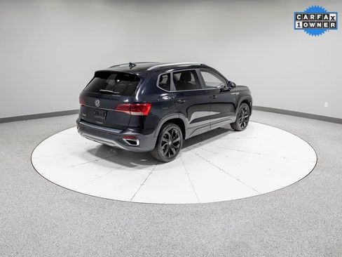 Used 2023 Volkswagen Taos SE w/ Black Wheel Package image 31