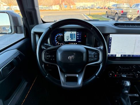 Used 2021 Ford Bronco Badlands image 10