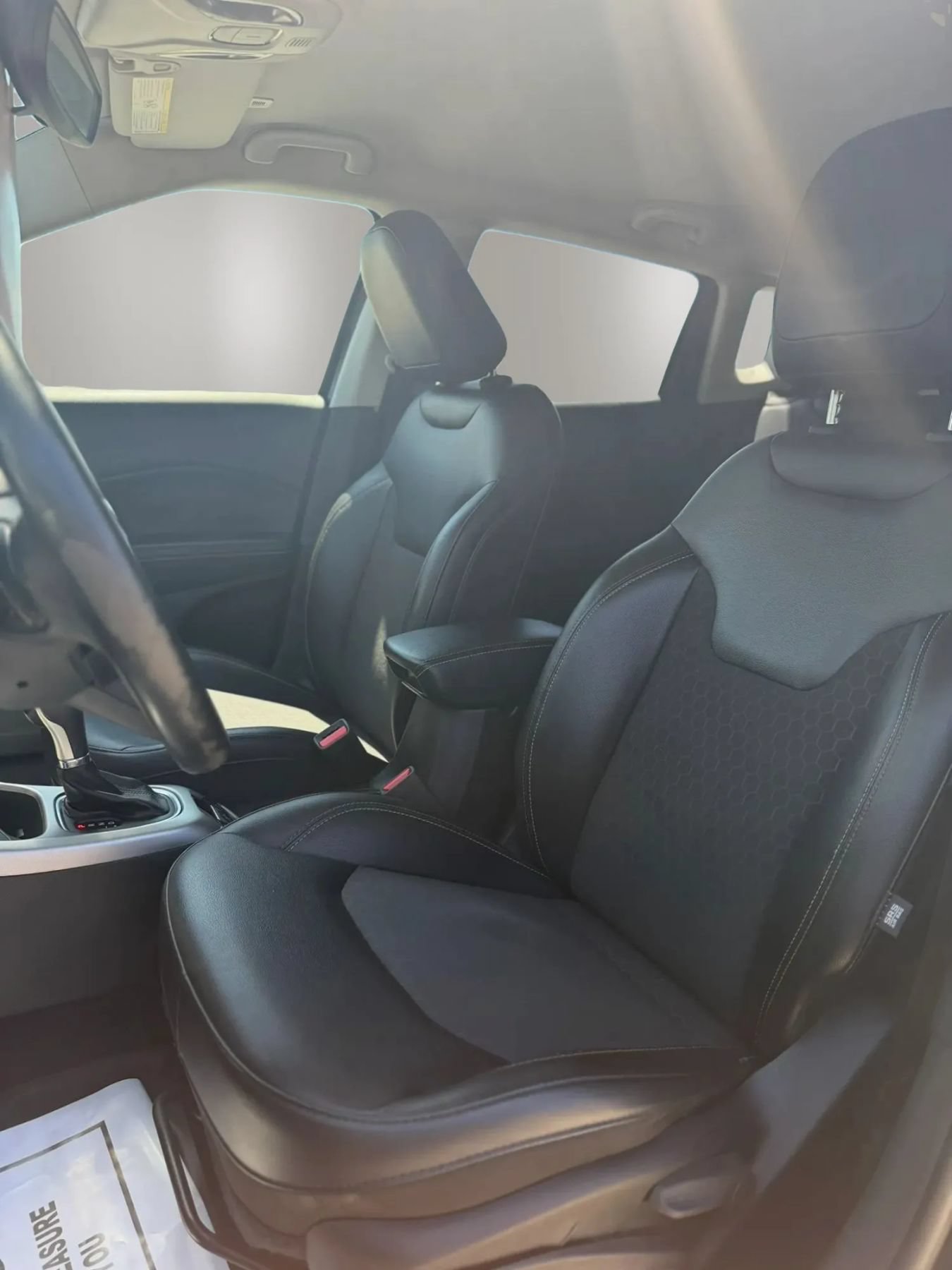 Used 2018 Jeep Compass Latitude AWD/4WD image 11