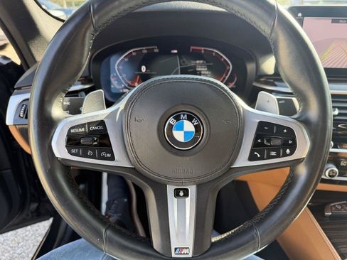 Used 2021 BMW 530i xDrive w/ M Sport Package AWD/4WD image 18