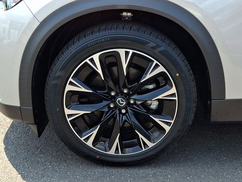 Used 2024 MAZDA CX-90 Plug-In Hybrid w/ Premium Pkg AWD/4WD image 10