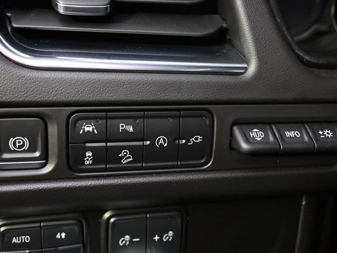 Used 2021 GMC Yukon AT4 w/ Rear Media and Nav Package AWD/4WD image 25