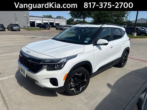 Certified 2025 Kia Seltos EX w/ EX Sunroof Package FWD image 1
