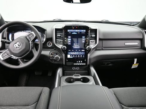 New 2026 RAM 1500 Big Horn AWD/4WD image 14