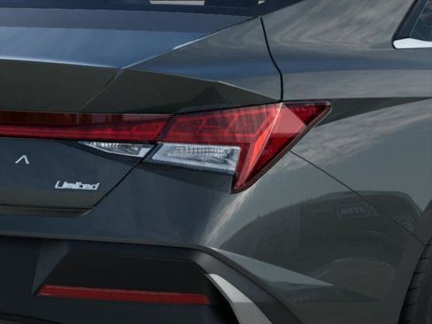 New 2026 Hyundai Elantra Limited FWD image 10