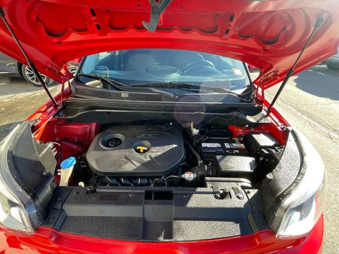 Used 2017 Kia Soul + image 19